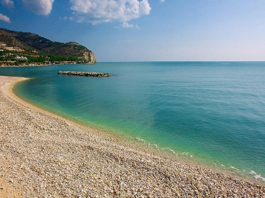 Hotel Alba Del Gargano Mattinata Bagian luar foto
