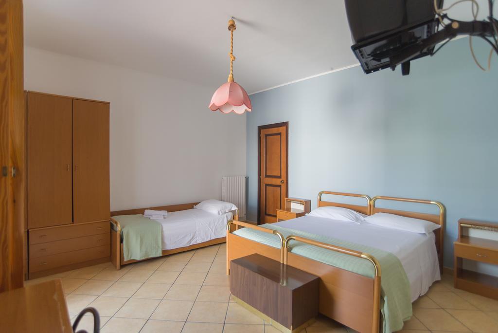 Hotel Alba Del Gargano Mattinata Bagian luar foto