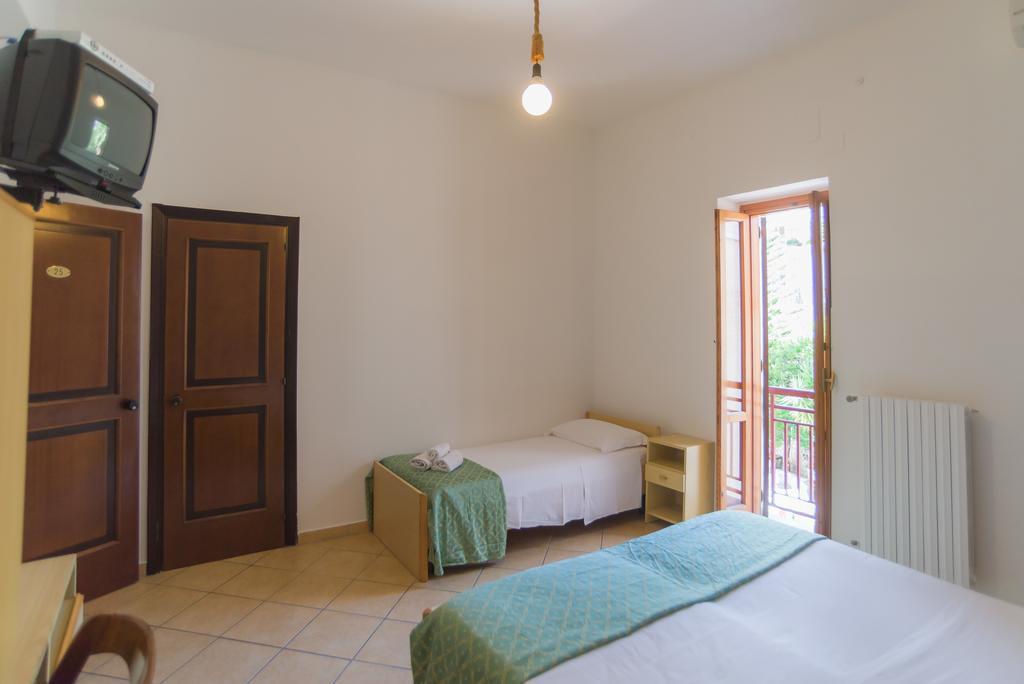Hotel Alba Del Gargano Mattinata Bagian luar foto